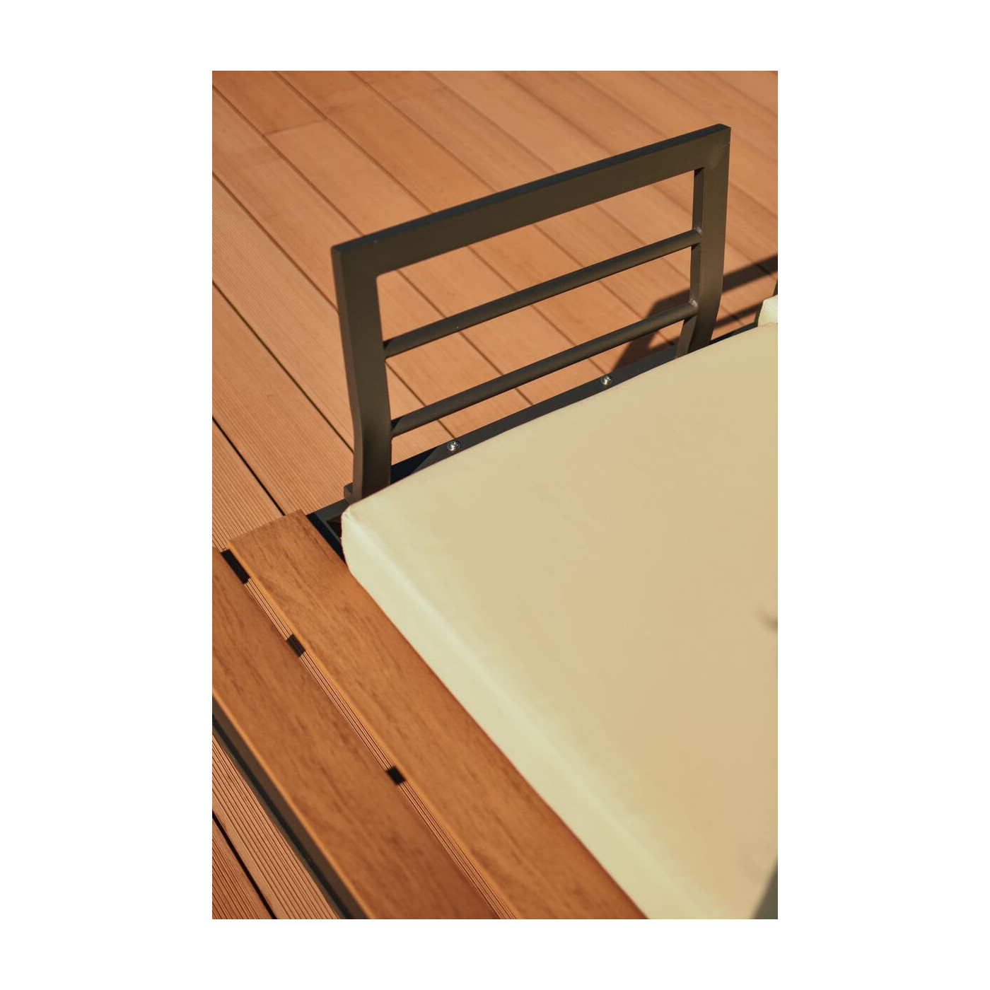 Metalowe zakończenie narożnika EMERSON light beige