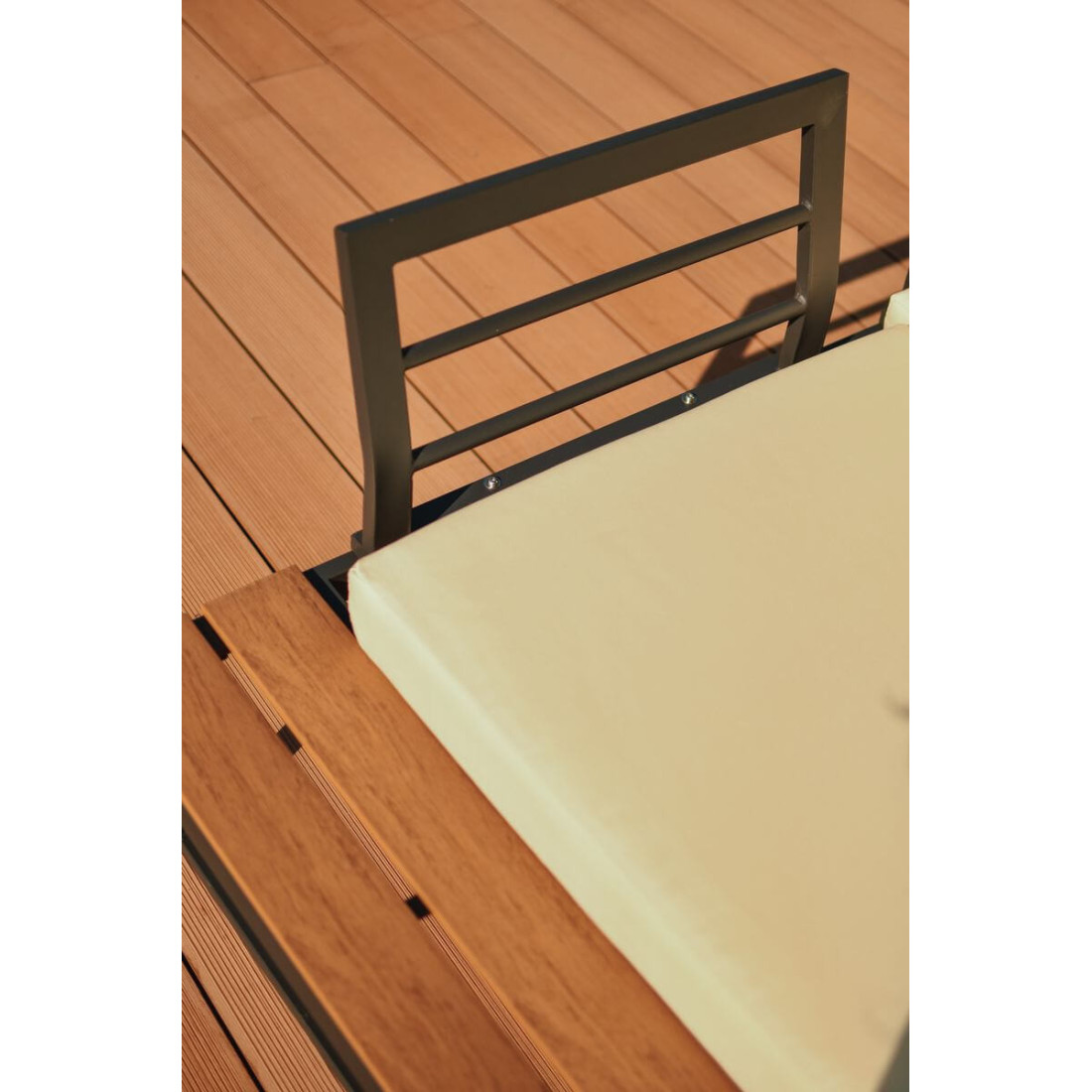 Metalowe zakończenie narożnika EMERSON light beige