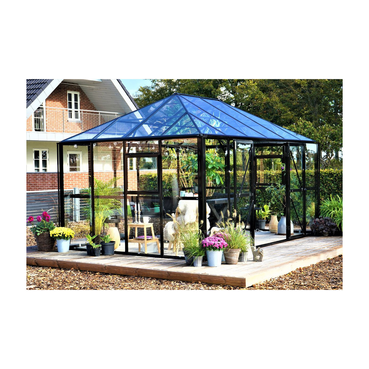 Oranżeria zimowa BROADWAY Black 436x295cm Solid PC+ Glass - Gutroof, czarna konstrukcja, oranżeria na ogrodzie