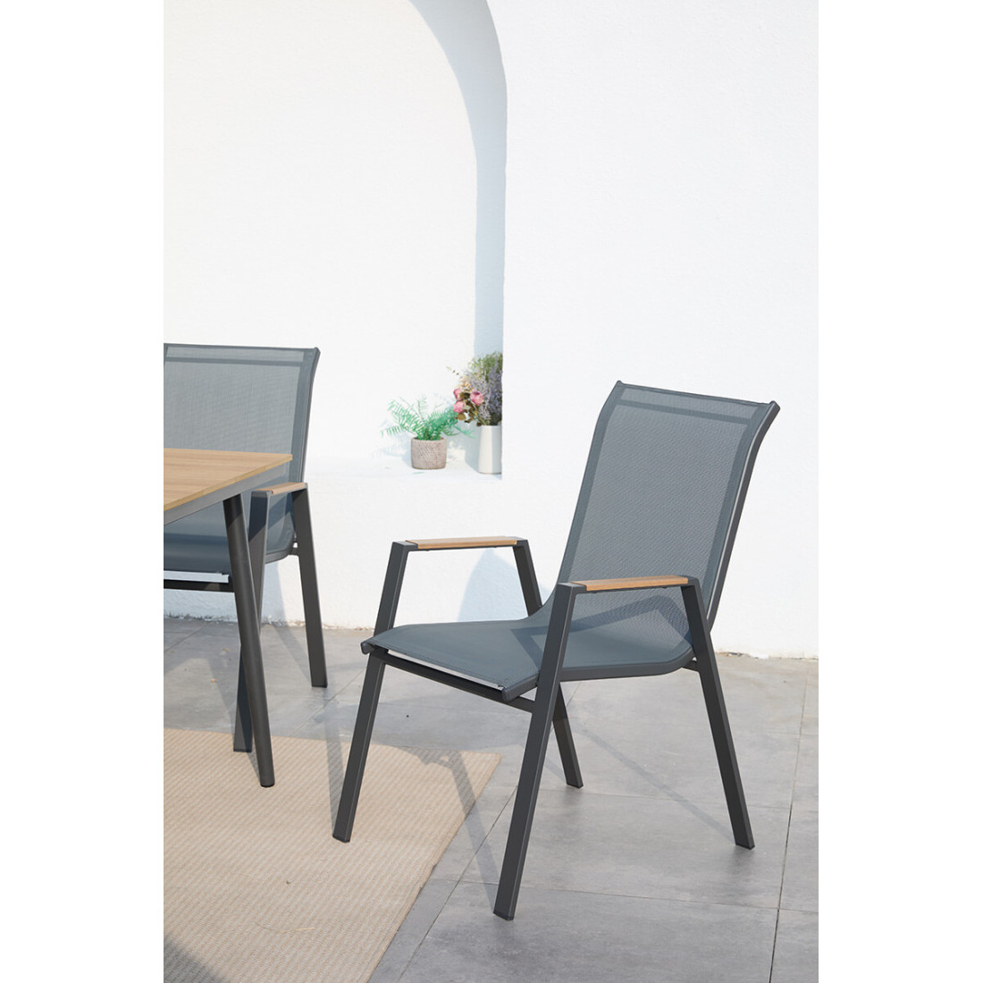 wygodne krzesło z oparciami w stylu wood look z zestawu nova dining