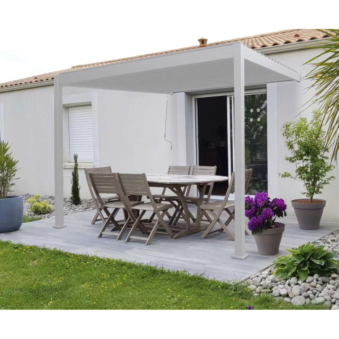 Aranżacja pergoli ścienna ogrodowa na taras Premium Wall 3x4 White Gutroof