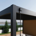 Zbliżenie na mechanizm regulacji dachu w pergoli Gutroof Fusion